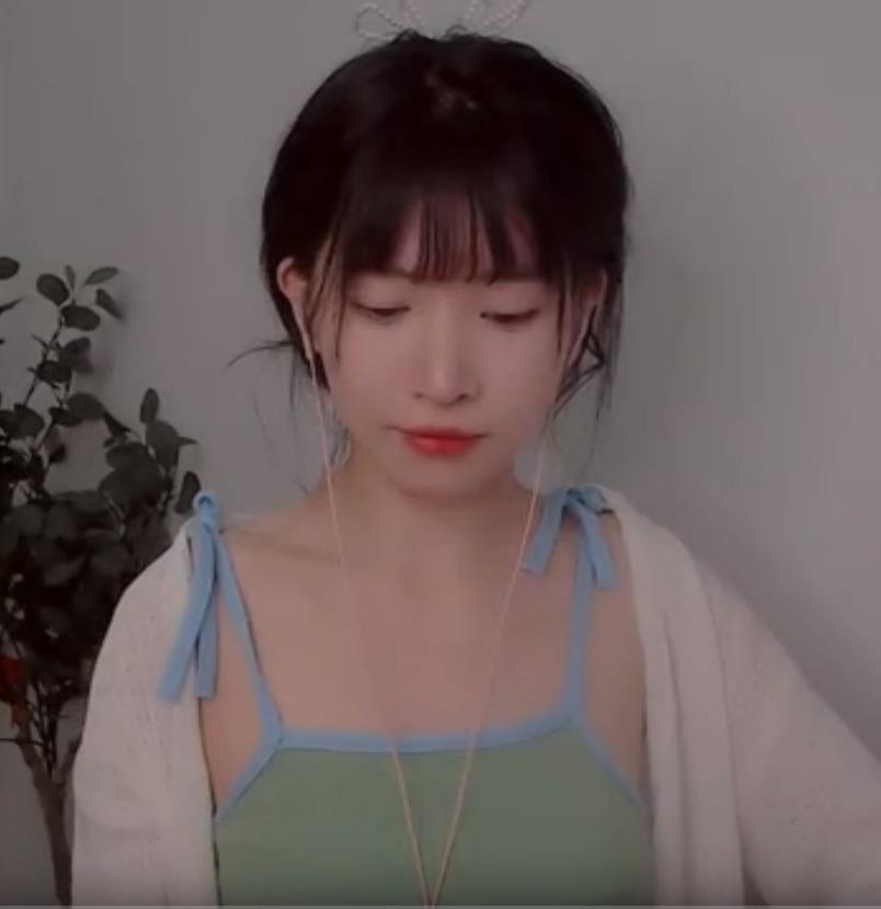 19111510.jpg ASMR 腰酥腿软免疫助眠 金手指呼吸音 吹气